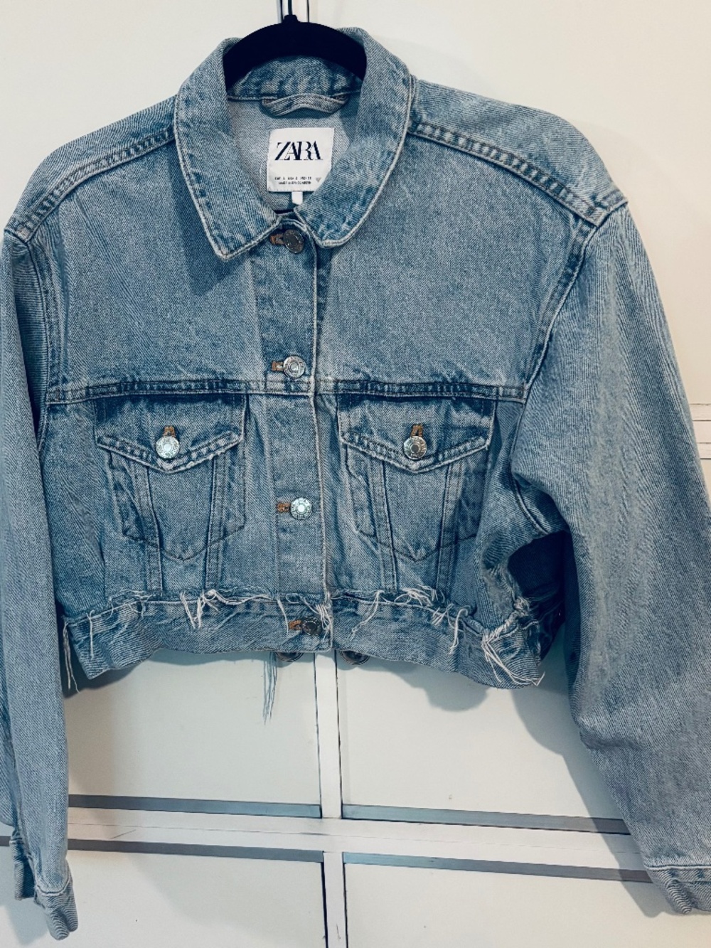 Zara Women’s Cropped Denim Jacket Light Wash Small